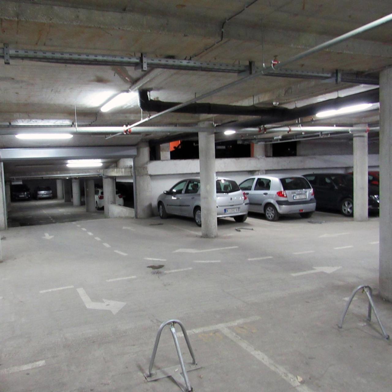 65 Square Meters Designer Apartment In Heart Of City - River View ! Park For Free Ni エクステリア 写真