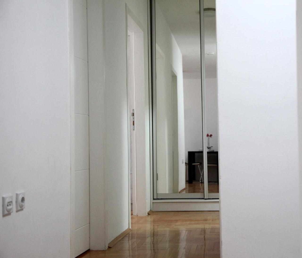 65 Square Meters Designer Apartment In Heart Of City - River View ! Park For Free Ni エクステリア 写真
