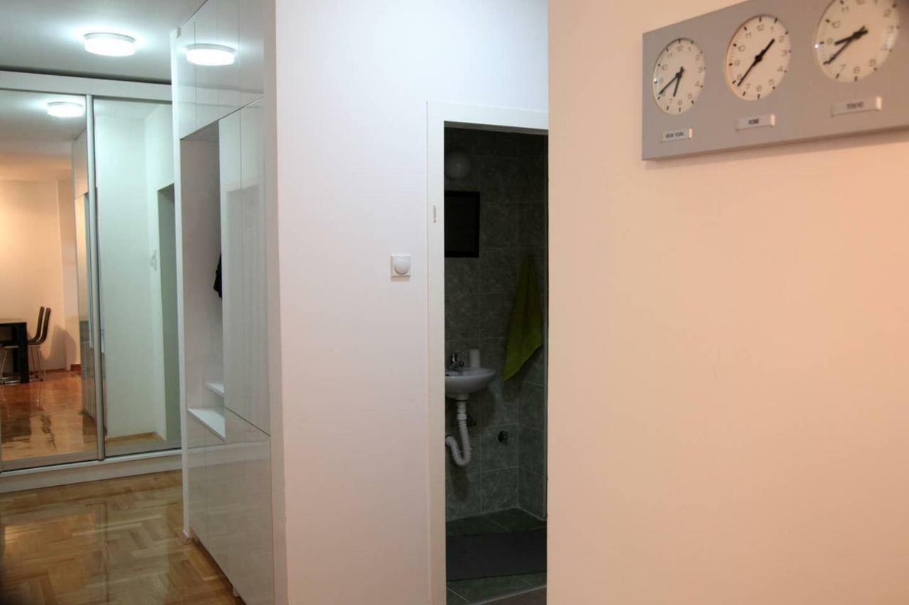 65 Square Meters Designer Apartment In Heart Of City - River View ! Park For Free Ni エクステリア 写真