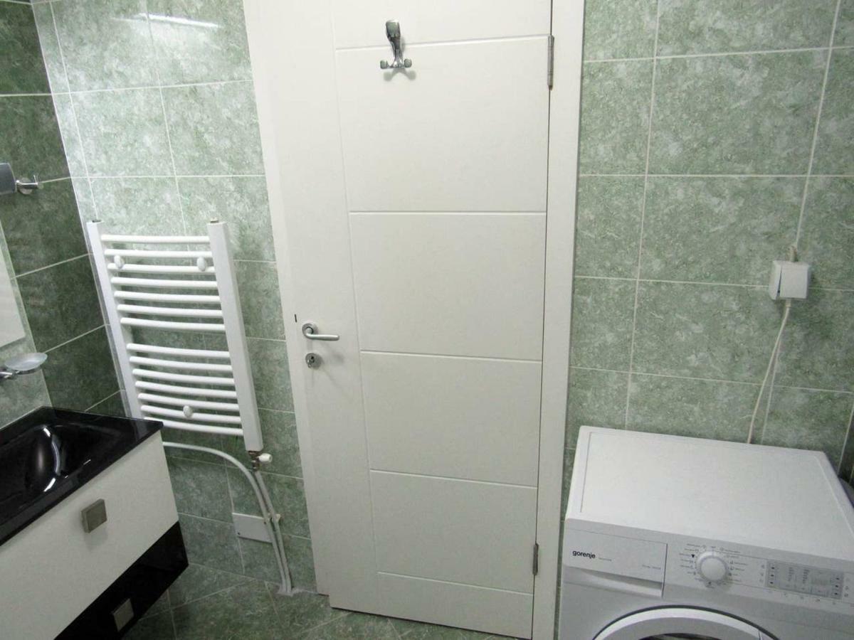 65 Square Meters Designer Apartment In Heart Of City - River View ! Park For Free Ni エクステリア 写真