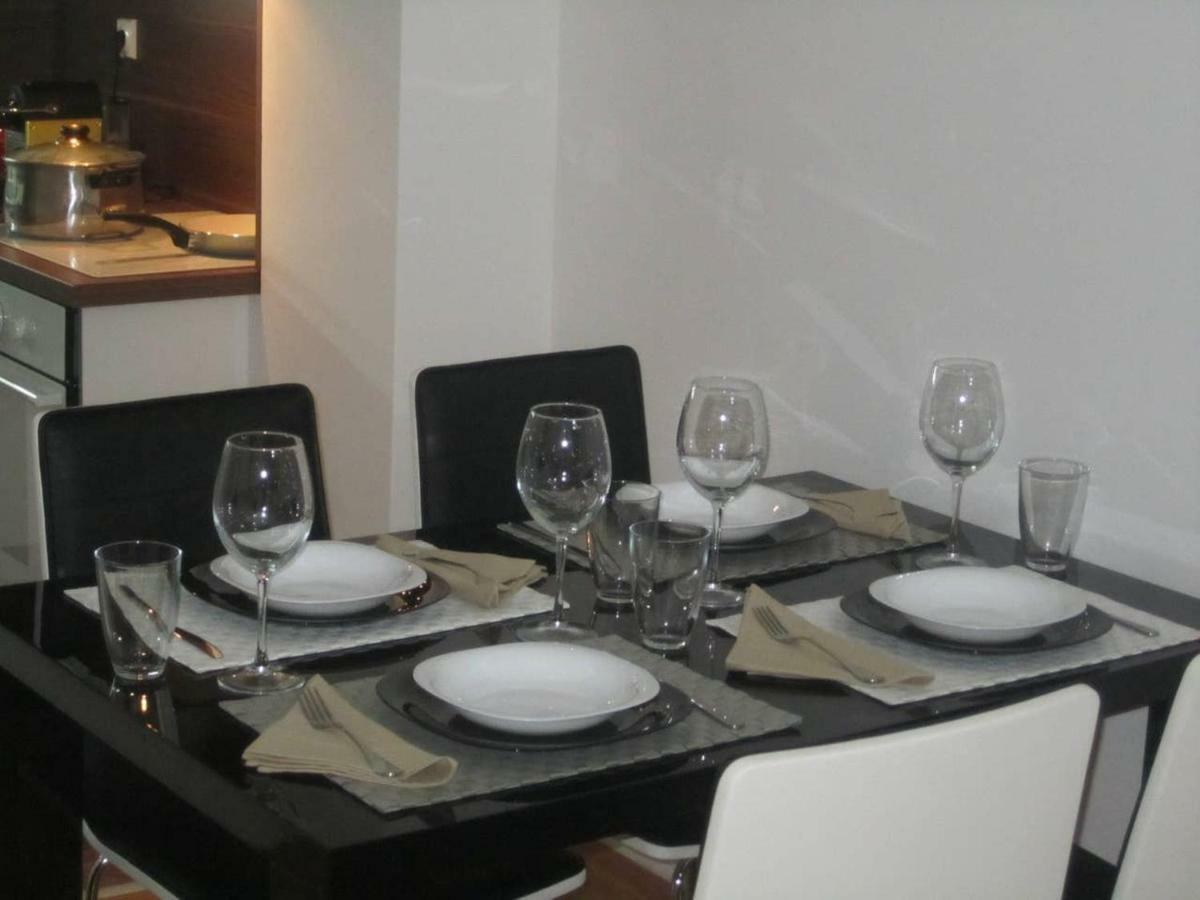 65 Square Meters Designer Apartment In Heart Of City - River View ! Park For Free Ni エクステリア 写真