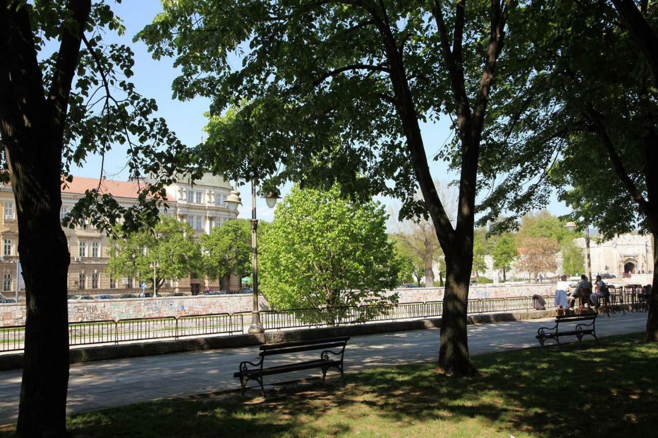 65 Square Meters Designer Apartment In Heart Of City - River View ! Park For Free Ni エクステリア 写真