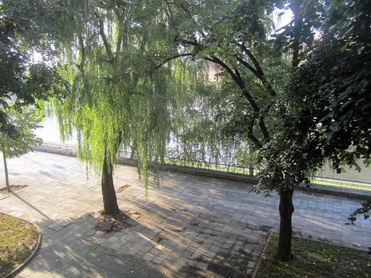 65 Square Meters Designer Apartment In Heart Of City - River View ! Park For Free Ni エクステリア 写真